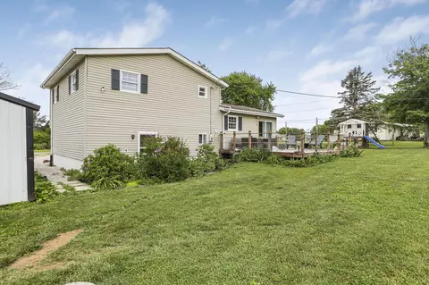 Exterior - 25864 Shoemaker Rd, Circleville, OH 43113 photo 9 of 18