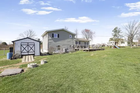 Exterior - 25864 Shoemaker Rd, Circleville, OH 43113 photo 13 of 18
