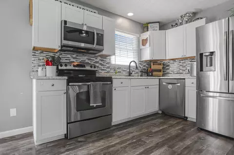 Kitchen - 25864 Shoemaker Rd, Circleville, OH 43113 photo 5 of 5