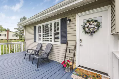 Exterior - 25864 Shoemaker Rd, Circleville, OH 43113 photo 6 of 18