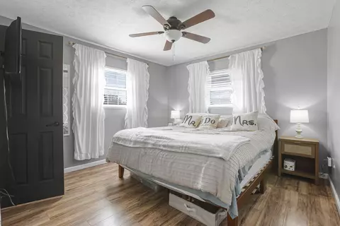 Bedroom - 25864 Shoemaker Rd, Circleville, OH 43113 photo 2 of 5