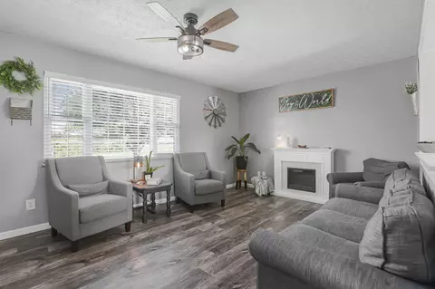 Living - 25864 Shoemaker Rd, Circleville, OH 43113 photo 2 of 2