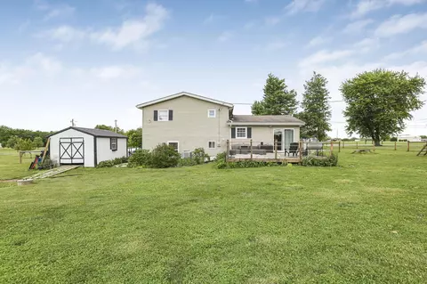 Exterior - 25864 Shoemaker Rd, Circleville, OH 43113 photo 8 of 18