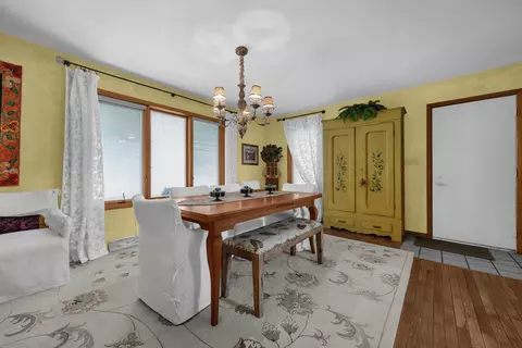 Dining - 1244 Lancaster Pike, Circleville, OH 43113 photo 1 of 4
