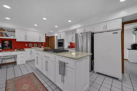 Kitchen - 1244 Lancaster Pike, Circleville, OH 43113 photo 3 of 6
