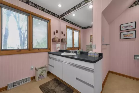Bath - 1244 Lancaster Pike, Circleville, OH 43113 photo 3 of 6