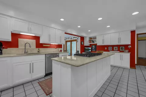 Kitchen - 1244 Lancaster Pike, Circleville, OH 43113 photo 6 of 6