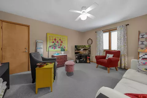 Living - 1244 Lancaster Pike, Circleville, OH 43113 photo 1 of 2