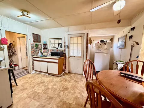 Kitchen - 172 Hayward Ave, Circleville, OH 43113 photo 2 of 3