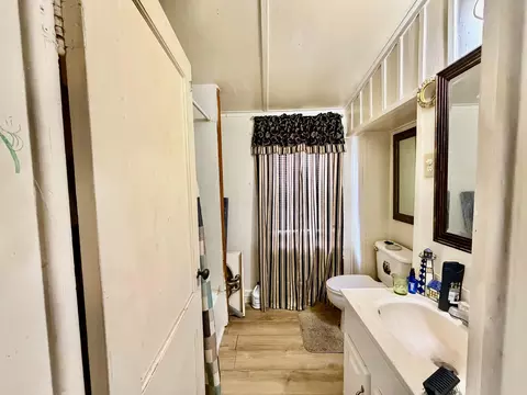Bath - 172 Hayward Ave, Circleville, OH 43113 photo 1 of 2