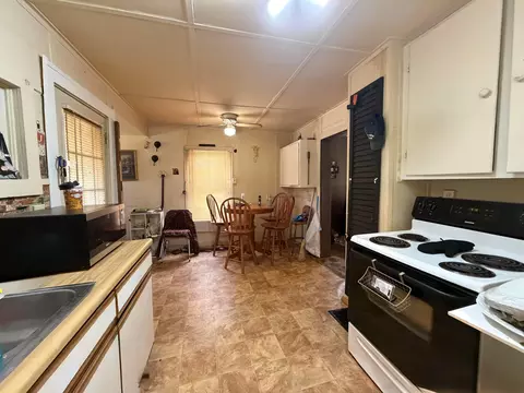 Kitchen - 172 Hayward Ave, Circleville, OH 43113 photo 3 of 3