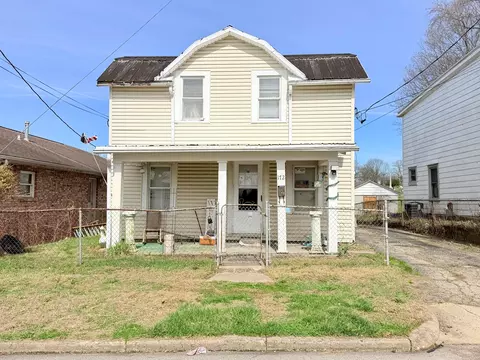 Exterior - 172 Hayward Ave, Circleville, OH 43113 photo 2 of 3