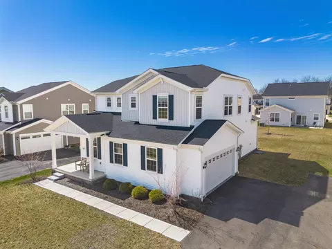 3663 Glacial Ln, Grove City, OH 43123