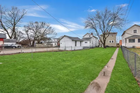 Exterior - 834 E Main St, Lancaster, OH 43130 photo 13 of 19