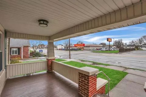 Exterior - 834 E Main St, Lancaster, OH 43130 photo 6 of 19