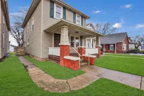Exterior - 834 E Main St, Lancaster, OH 43130 photo 2 of 19