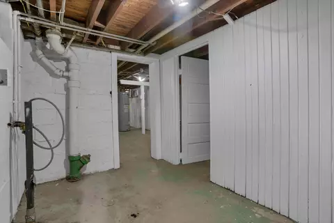 Entry Way - 834 E Main St, Lancaster, OH 43130 photo 5 of 5
