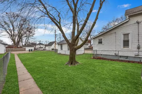 Exterior - 834 E Main St, Lancaster, OH 43130 photo 18 of 19