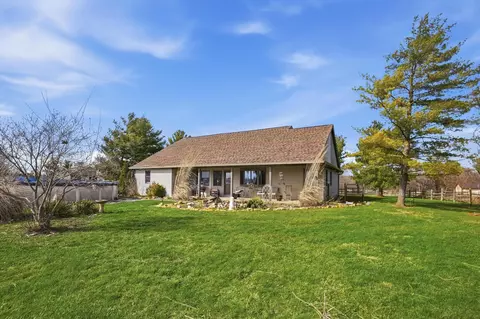 Exterior - 26743 Morris Salem Rd, Circleville, OH 43113 photo 2 of 2