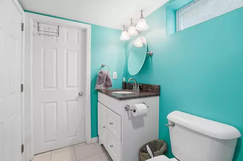 Bath - 1403 E Chestnut St, Lancaster, OH 43130 photo 4 of 4