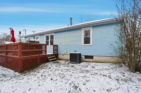 Exterior - 1403 E Chestnut St, Lancaster, OH 43130 photo 5 of 10