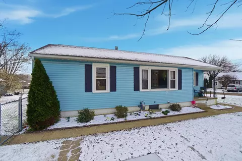 Exterior - 1403 E Chestnut St, Lancaster, OH 43130 photo 2 of 10
