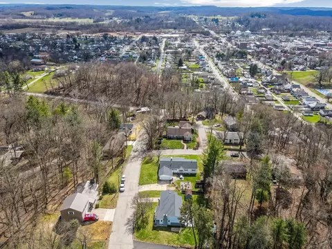 View/Area - 733 Walnut Dr, Logan, OH 43138 photo 2 of 8