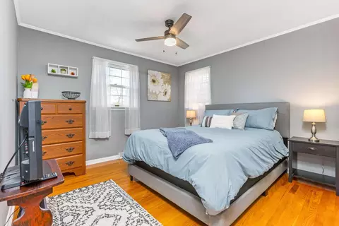 Bedroom - 733 Walnut Dr, Logan, OH 43138 photo 4 of 5