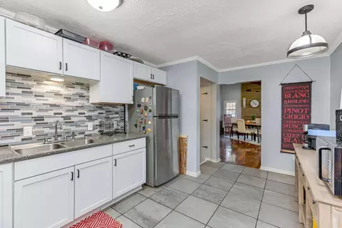 Kitchen - 733 Walnut Dr, Logan, OH 43138 photo 4 of 4