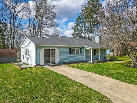 Exterior - 733 Walnut Dr, Logan, OH 43138 photo 3 of 30