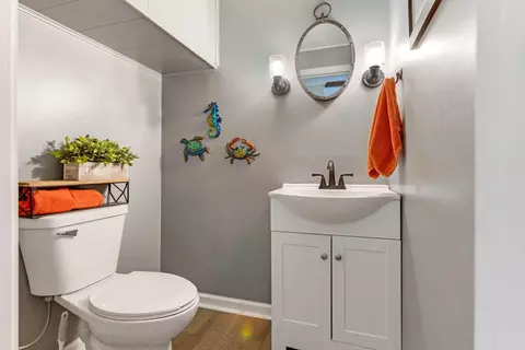 Bath - 733 Walnut Dr, Logan, OH 43138 photo 3 of 4