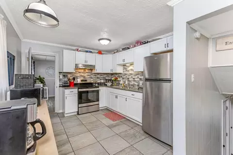 Kitchen - 733 Walnut Dr, Logan, OH 43138 photo 1 of 4