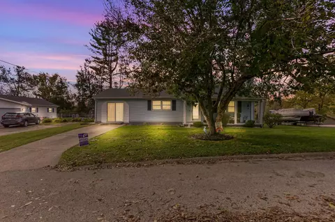 733 Walnut Dr, Logan, OH 43138