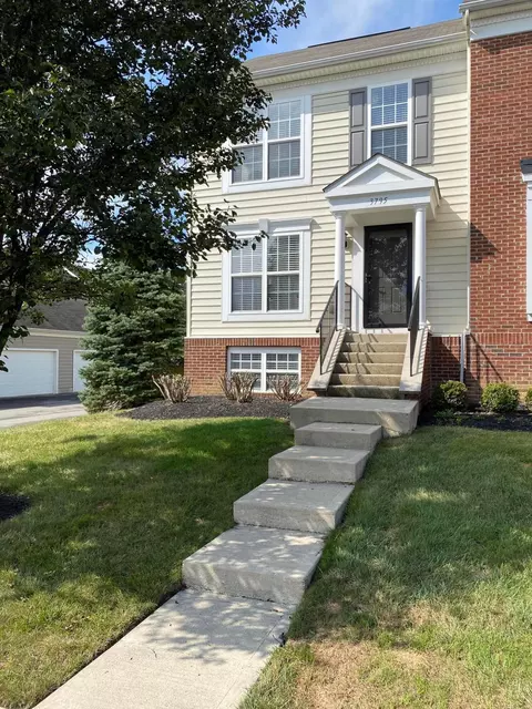 3795 Rubythroat Dr #35, Columbus, OH 43230