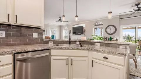 Kitchen - 222 Trail E, Pataskala, OH 43062 photo 4 of 5