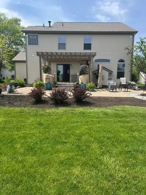 Exterior - 222 Trail E, Pataskala, OH 43062 photo 5 of 11