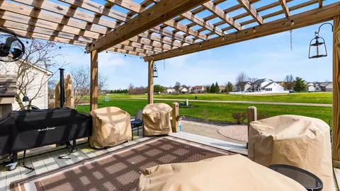 Exterior - 222 Trail E, Pataskala, OH 43062 photo 3 of 11