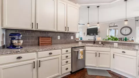 Kitchen - 222 Trail E, Pataskala, OH 43062 photo 3 of 5