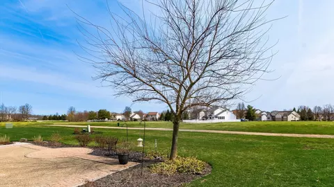 Exterior - 222 Trail E, Pataskala, OH 43062 photo 4 of 11