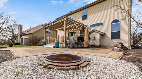 Exterior - 222 Trail E, Pataskala, OH 43062 photo 8 of 11