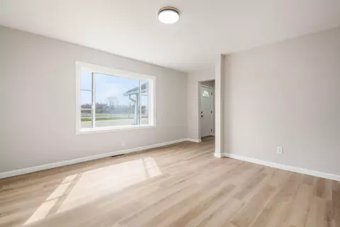 Living - 528 E Ohio St, Circleville, OH 43113 photo 1 of 4