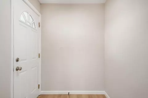 Entry Way - 528 E Ohio St, Circleville, OH 43113 photo 1 of 1