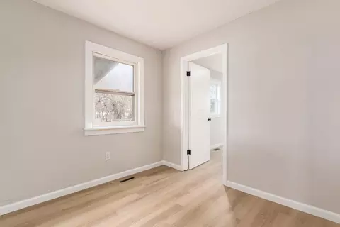 Bedroom - 528 E Ohio St, Circleville, OH 43113 photo 2 of 5