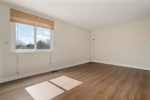 Living - 1729 Laredo Ct, Powell, OH 43065 photo 6 of 7