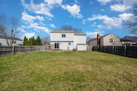 Exterior - 1729 Laredo Ct, Powell, OH 43065 photo 10 of 10