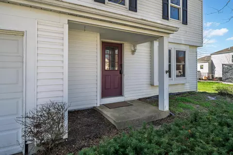 Exterior - 1729 Laredo Ct, Powell, OH 43065 photo 4 of 10