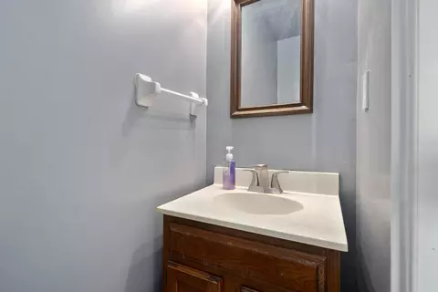 Bath - 1729 Laredo Ct, Powell, OH 43065 photo 1 of 3