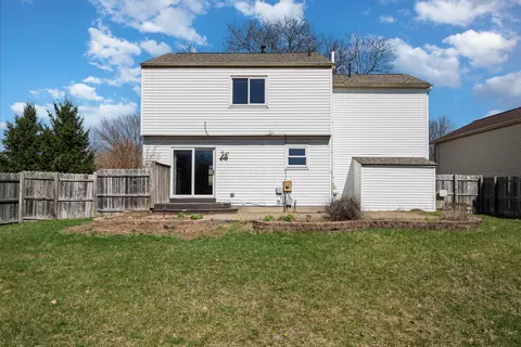 Exterior - 1729 Laredo Ct, Powell, OH 43065 photo 5 of 10