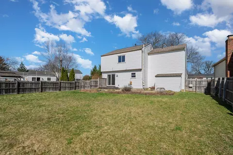 Exterior - 1729 Laredo Ct, Powell, OH 43065 photo 9 of 10