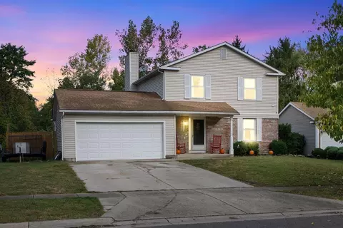 2382 Clover Blossom Ct, Grove City, OH 43123